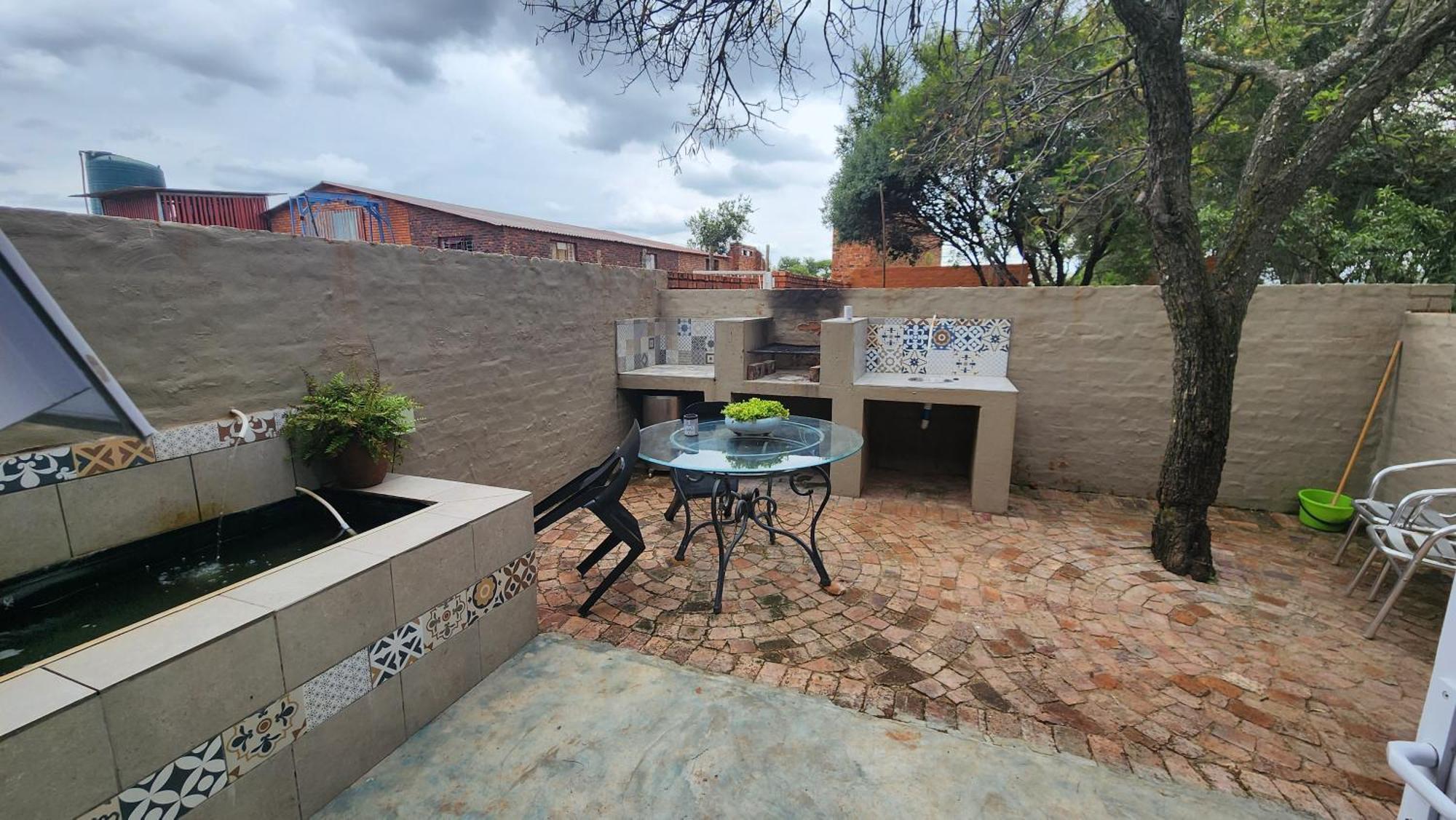Koi Inn Hartbeespoort Buitenkant foto