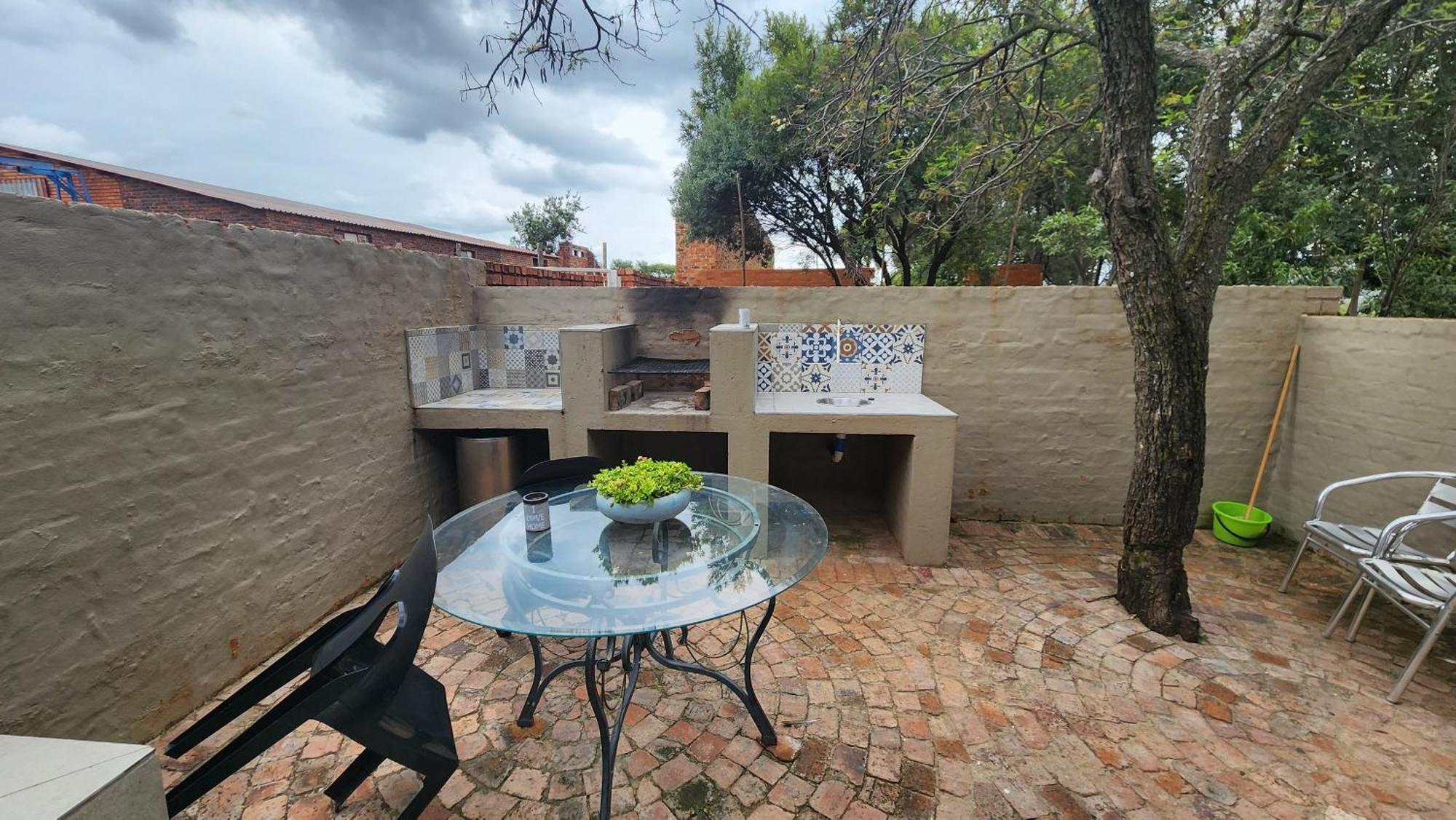 Koi Inn Hartbeespoort Buitenkant foto